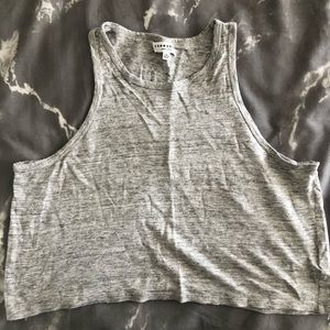 Cropped muscle tee